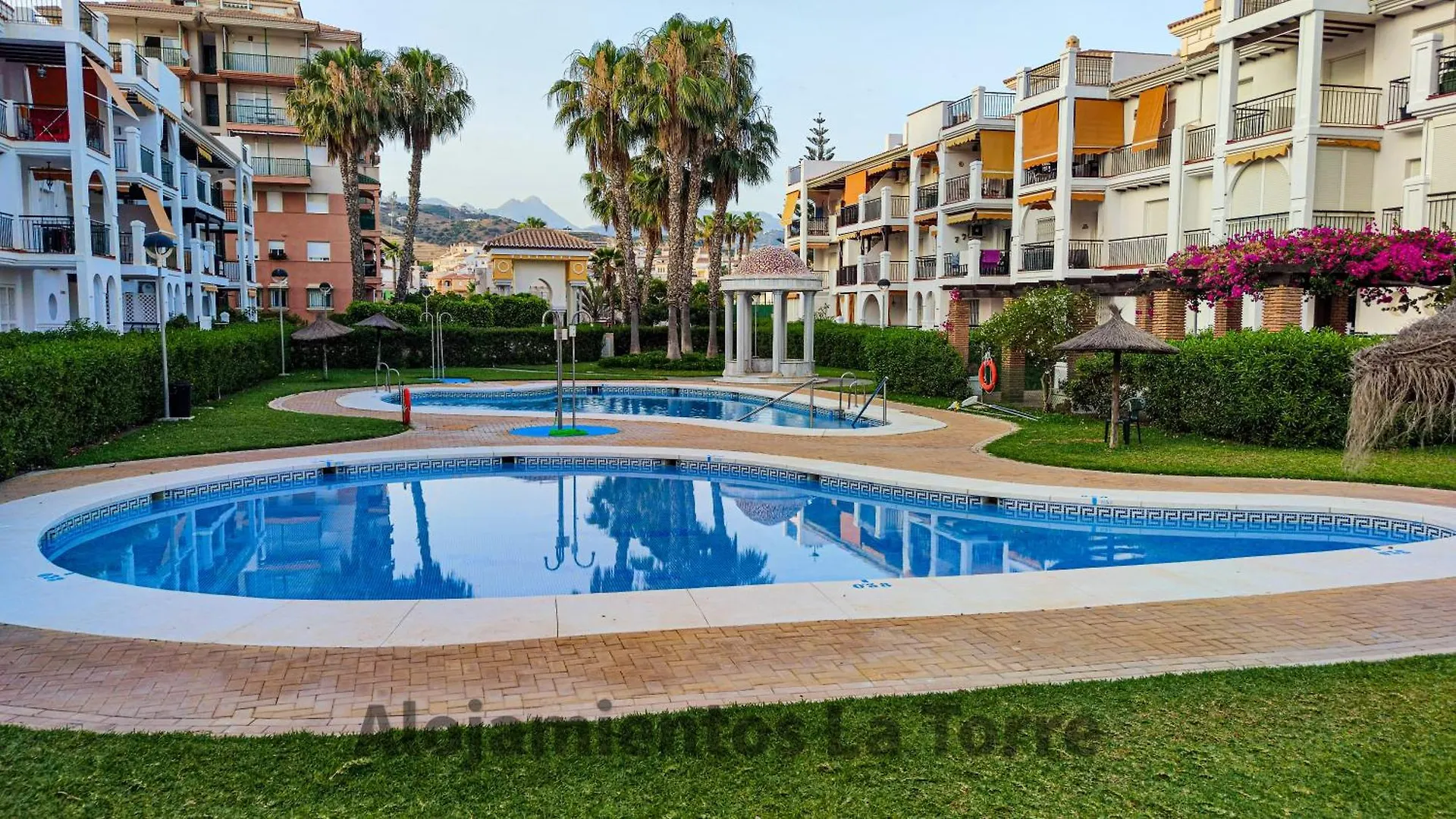 Laguna Beach Pool - Alojamientos La Torre Torrox Apartment