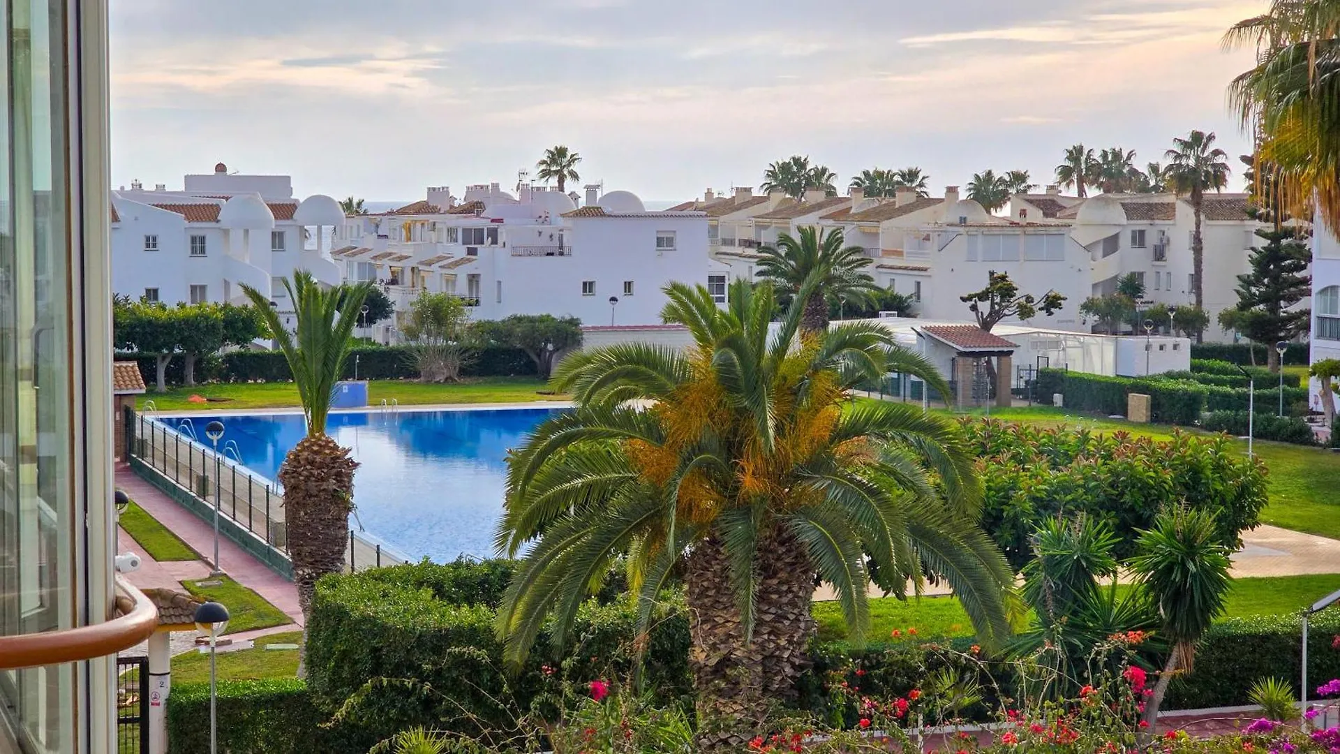 Laguna Beach Pool - Alojamientos La Torre location